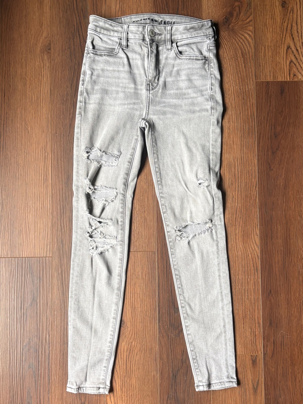 American Eagle Outfitters Light Gray Distressed Skinny Jeans